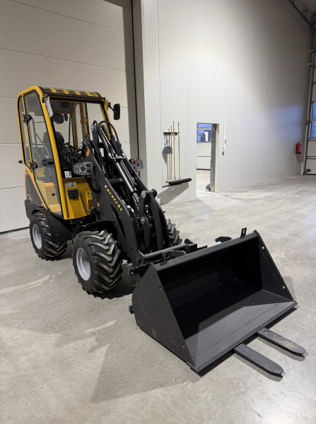 W11-C mit Vollkabine Stage V Motor